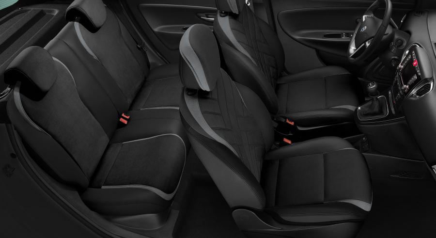 Интерьер Lancia Ypsilon (846) 2015 года  (фото 3 из 31)